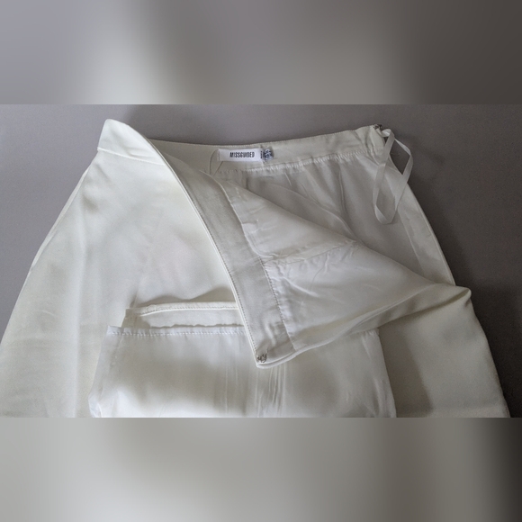 NWT, Missguided Dressy White Pencil Lined Mini Skirt With 2 Front Slits. Size 4 - Picture 13 of 16